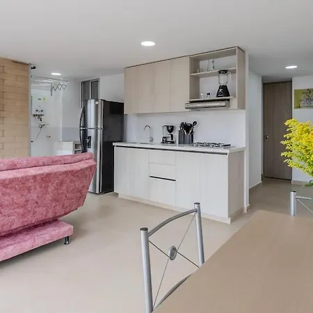 Lindo Apartamento En Laureles Con Piscina 501 Medellin Exterior photo
