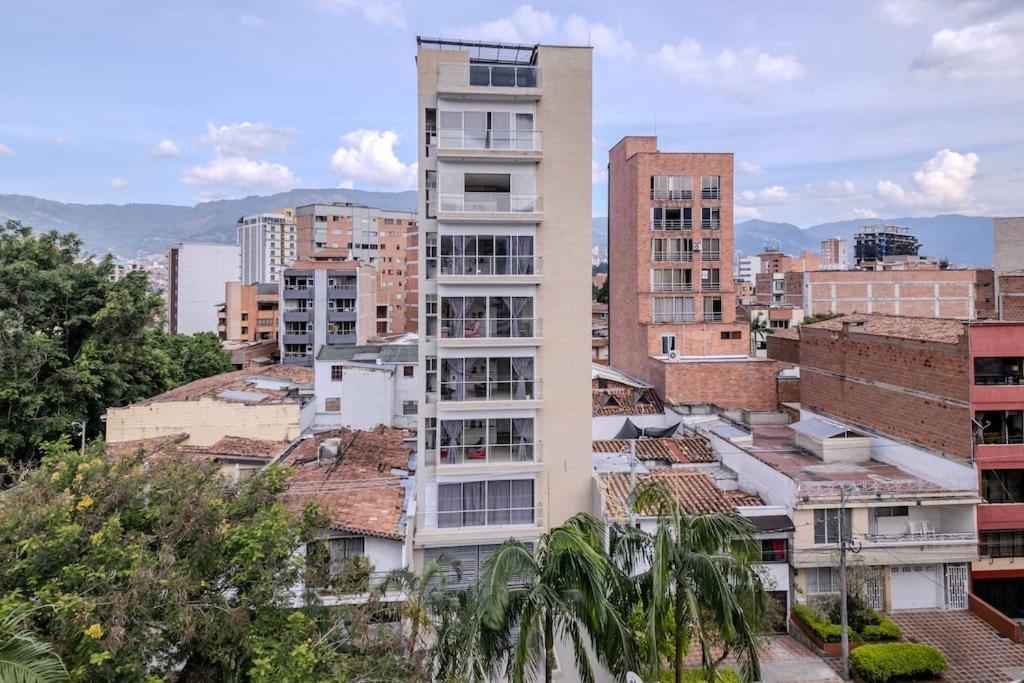 Apartamento Lindo En Laureles Con Piscina 501