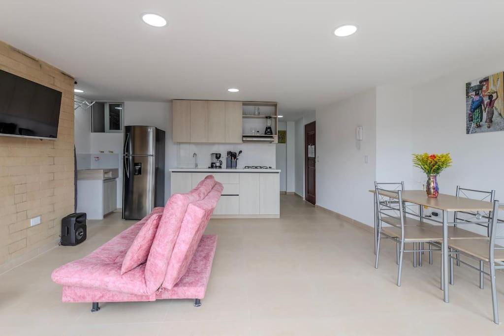 Apartamento Lindo En Laureles Con Piscina 501 Medellín