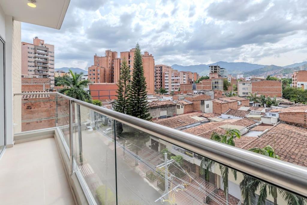 Apartamento Lindo En Laureles Con Piscina 501 Medellín