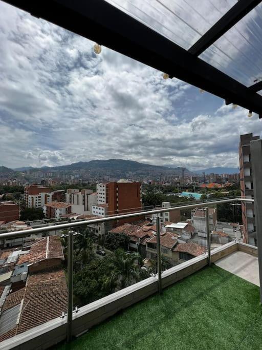 Lindo En Laureles Con Piscina 501 *